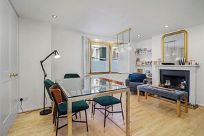 Dining - Central London oasis: Large 4BR house w garden next to Kennington Park (London)