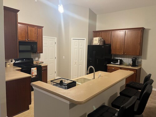 3-bedroom house in charming DeLand with AC