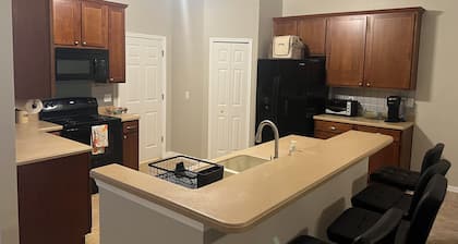 3-bedroom house in charming DeLand with AC