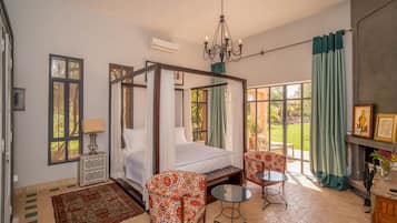 5 bedrooms, iron/ironing board, WiFi, bed sheets