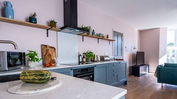 Fridge, microwave, oven, dishwasher