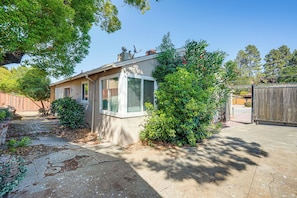 Apartment (0 Bedroom) | Interior