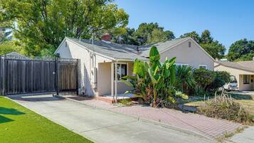 Apartment (0 Bedroom) | Interior