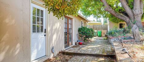 Apartment (0 Bedroom) | Front of property