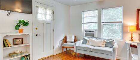 Apartment (0 Bedroom) | Interior