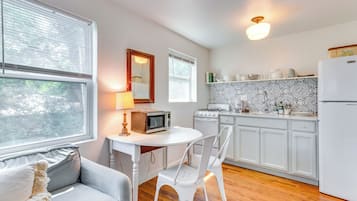 Apartment (0 Bedroom) | Interior