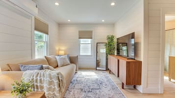 House (0 Bedroom) | Interior