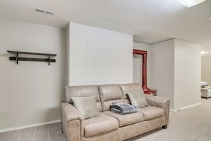 Apartment (0 Bedroom) | Interior - 5 Mi to Branson Strip: Cozy Studio! (Branson)