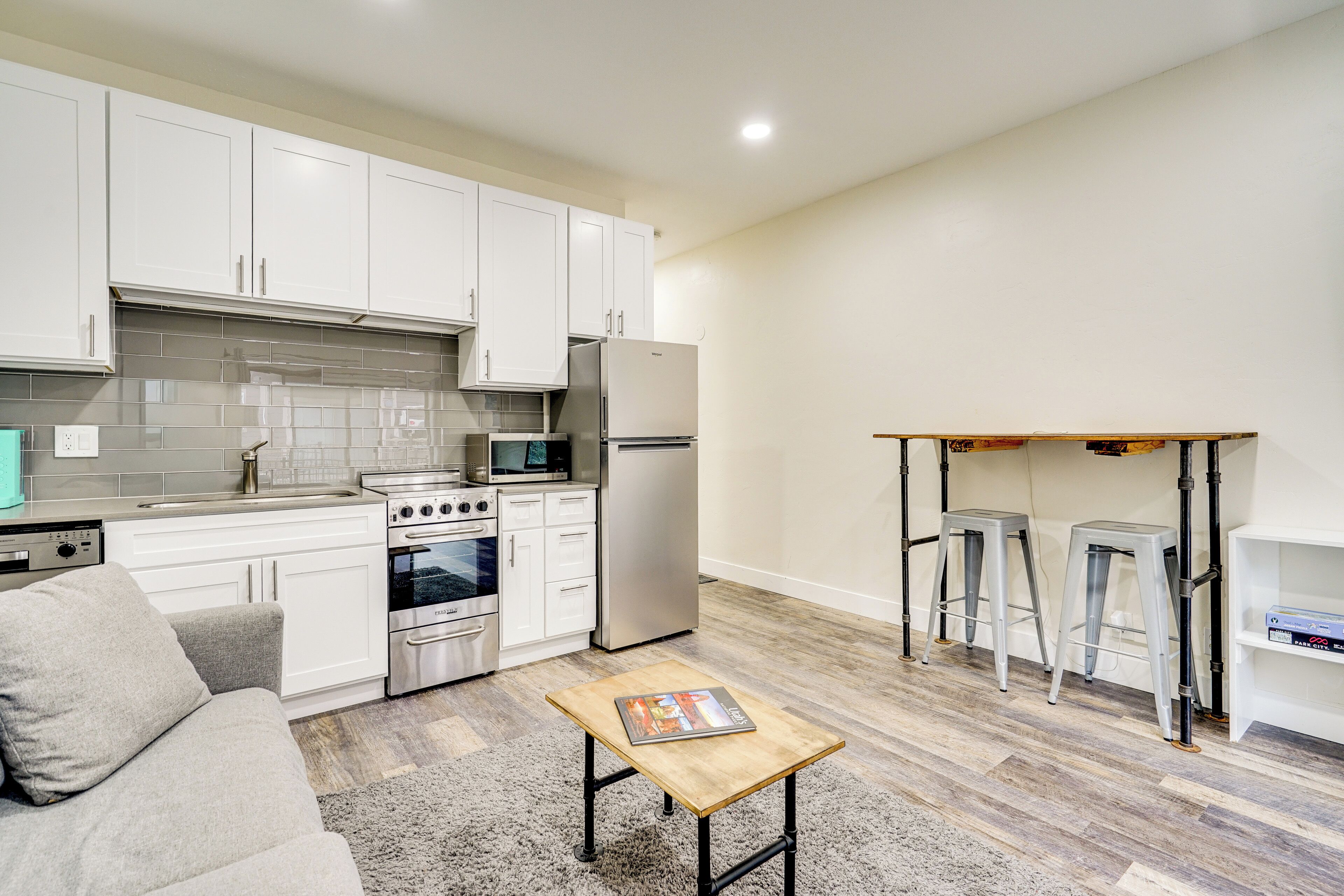 Apartment (0 Bedroom) | Interior