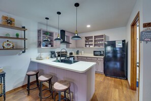 Apartment (0 Bedroom) | Interior - Ski Slope & Mtn Views: Waterfront Red River Studio (Red River)