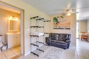 Apartment (0 Bedroom) | Interior