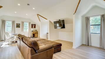 Apartment (0 Bedroom) | Interior
