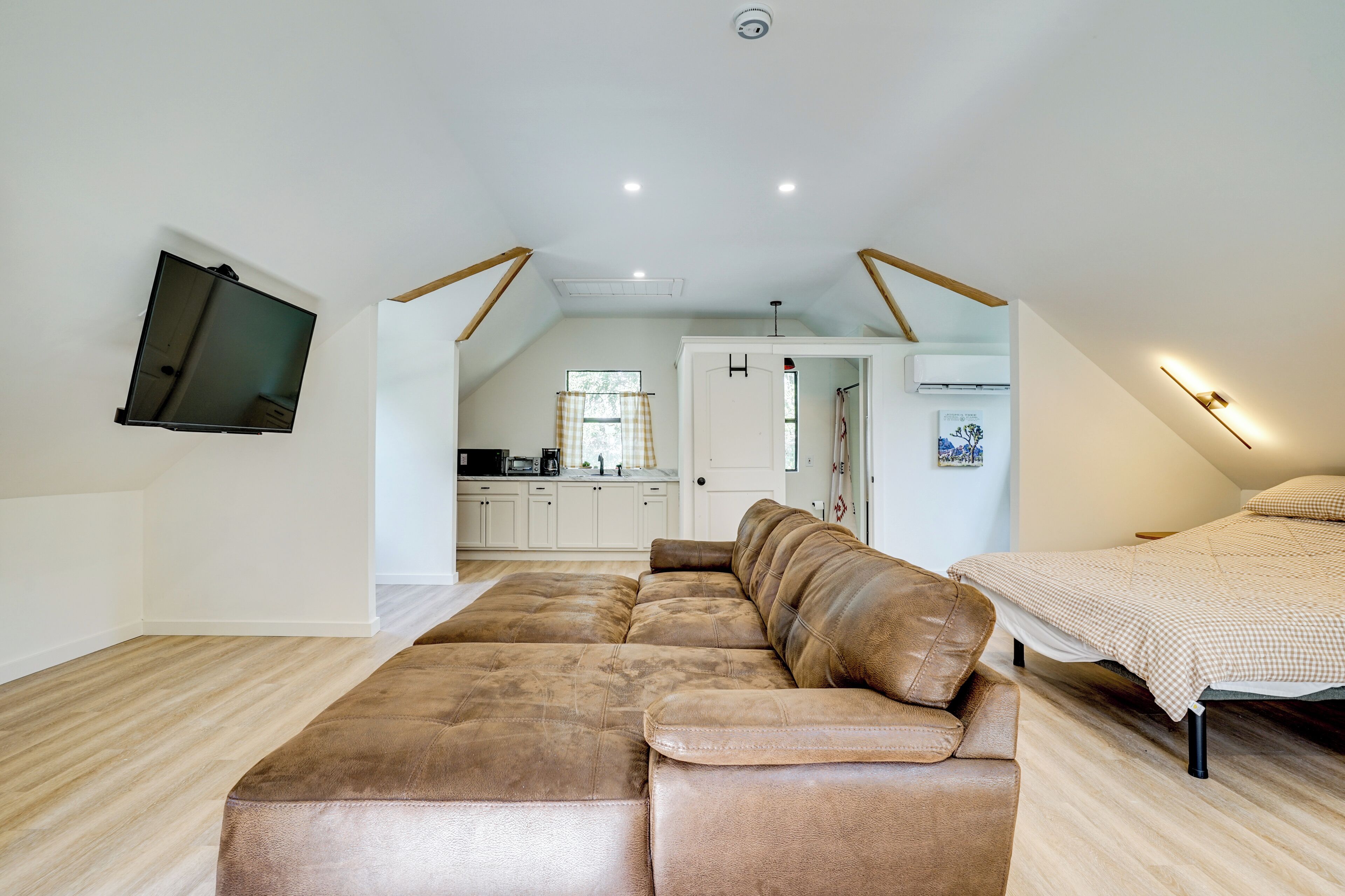 Apartment (0 Bedroom) | Interior