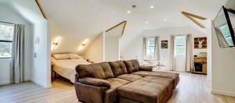 Couples Retreat on Farm: 6 Mi to Dwtn Weatherford!