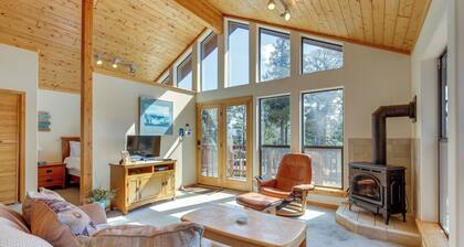Mtn-view Deck: Cabin Getaway in Angel Fire