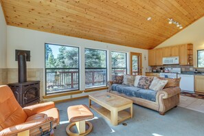 Apartment (0 Bedroom) | Interior - Mtn-view Deck: Cabin Getaway in Angel Fire (Angel Fire)