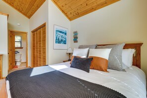 Apartment (0 Bedroom) | Interior - Mtn-view Deck: Cabin Getaway in Angel Fire (Angel Fire)