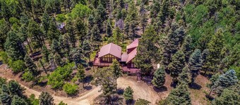 Mtn-view Deck: Cabin Getaway in Angel Fire