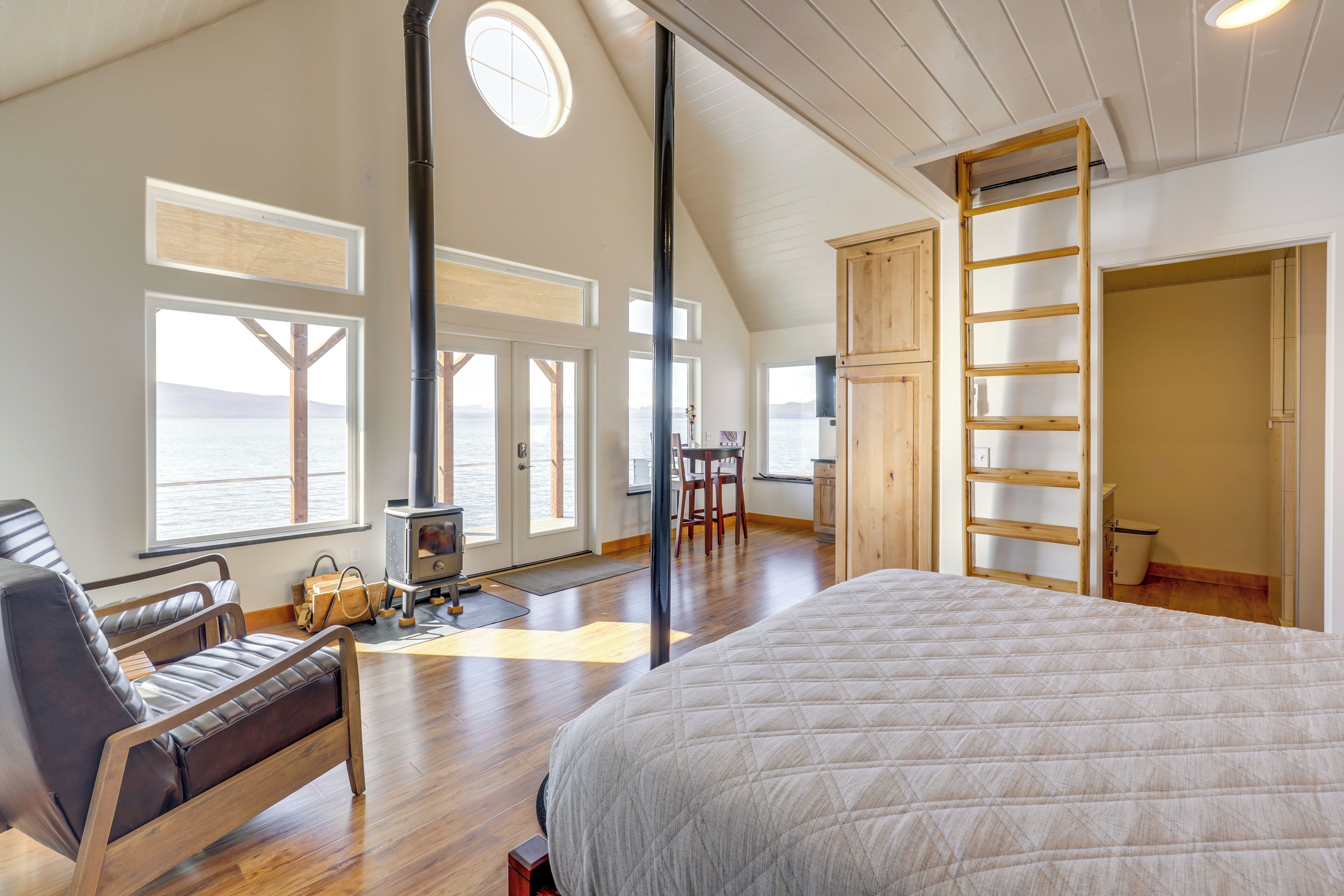 Apartment (0 Bedroom) | Interior