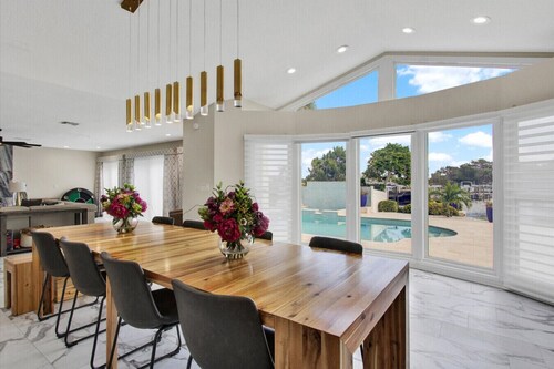 Waterfront Oasis – 6BR Home w/ Pool, Spa & kayaks