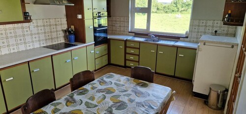 5 Bed House Sleeps 10 - 40 Minutes From Dublin