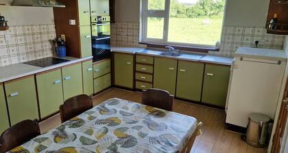 5 Bed House Sleeps 10 - 40 Minutes From Dublin