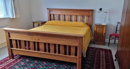 5 Bed House Sleeps 10 - 40 Minutes From Dublin
