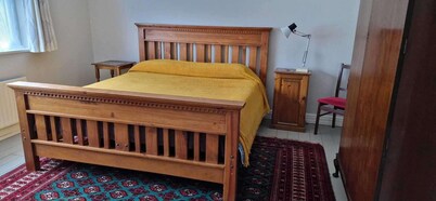 5 Bed House Sleeps 10 - 40 Minutes From Dublin