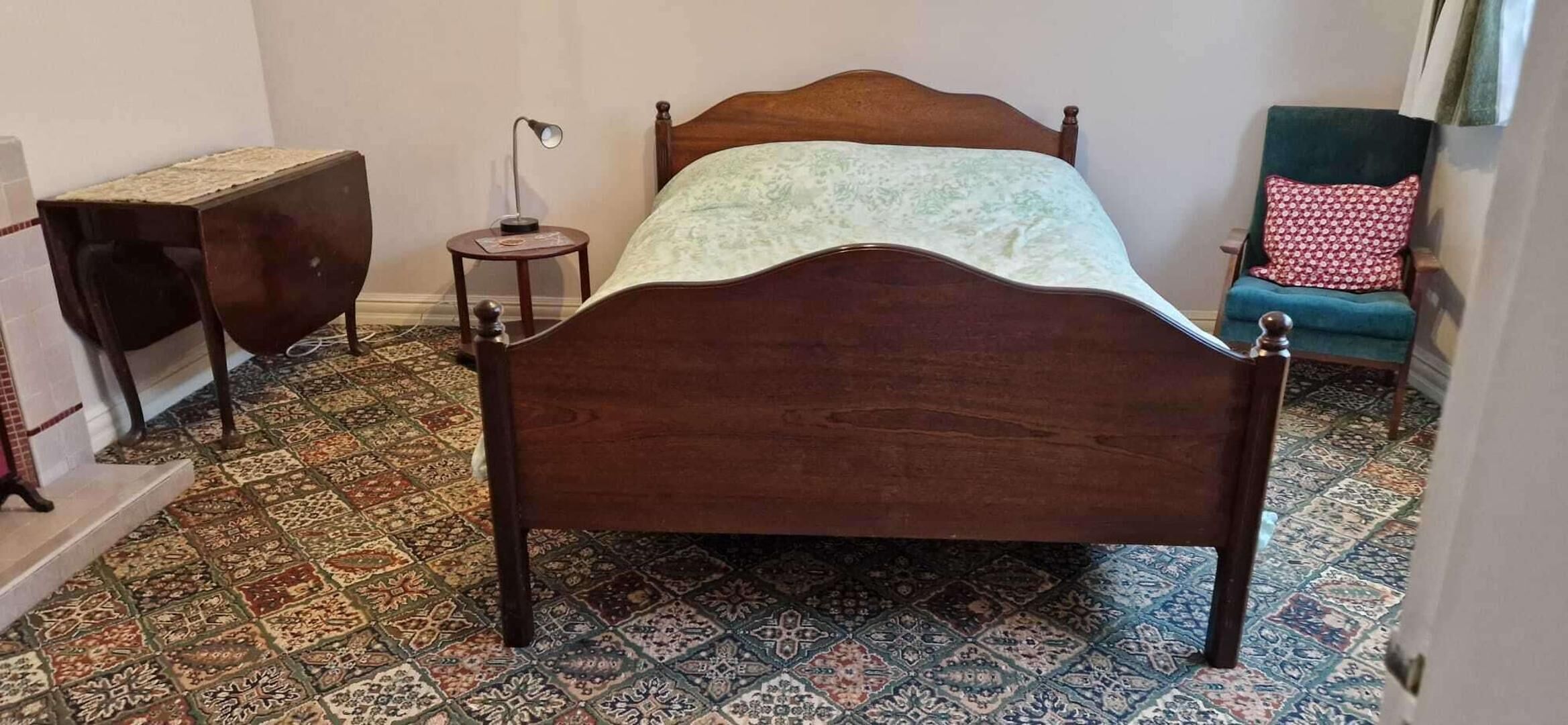 5 bedrooms, free WiFi, bed sheets