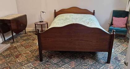 House - Sleeps 10 - Parking - 40 Mins to Dublin