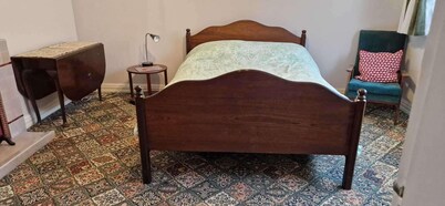 House - Sleeps 10 - Parking - 40 Mins to Dublin