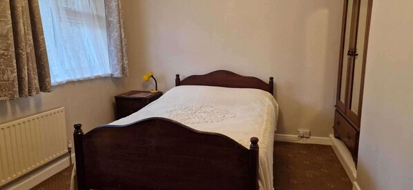 5 bedrooms, free WiFi, bed sheets
