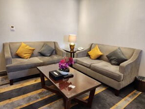 スイート 2 ベッドルーム | 高級寝具、低反発ベッド、セーフティボックス (室内)、遮光カーテン