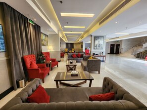 تفاصيل الفندق من الداخل