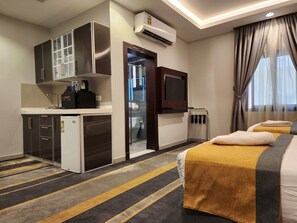 开间 | 高档床上用品、记忆海绵床垫、客房内保险箱、遮光窗帘