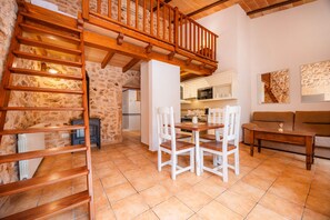 TV, fireplace, table tennis - Apartment 'Volta' with Mountain View, Wi-Fi and Air Conditioning (Campos)