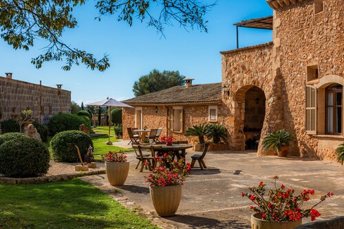 Villa 'Es Porxo' with Mountain View, Wi-Fi and Air Conditioning