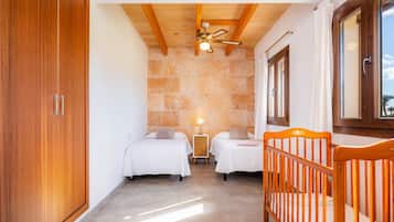 Fer et planche à repasser, Wi-Fi, draps fournis