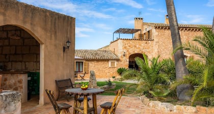 Appartement 'PaĂŻssa' avec vue sur la montagne, Wi-Fi et climatisation