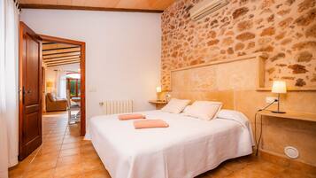 Strygejern/strygebræt, Wi-Fi, sengetøj