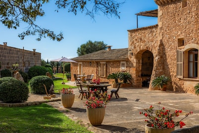 Villa 'Bovera' with Mountain View, Wi-Fi and Air Conditioning