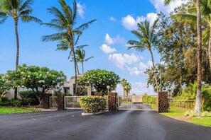 Property grounds - New Listing, Colony Villas 1704, Sleeps 6, WIFI, AC by Coldwell Banker (Waikoloa)