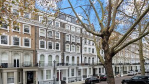 Unclassified image, 5 of 15, button - Apt - Sleeps 4 - Short Walk to Harrod's (London)
