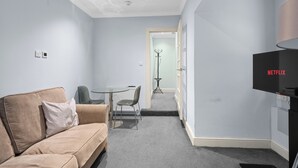 Unclassified image, 4 of 15, button - Apt - Sleeps 4 - Short Walk to Harrod's (London)