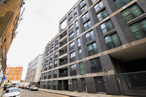 Exterior - Apartment - Sleeps 4 - Balcony - Stn Close (London)