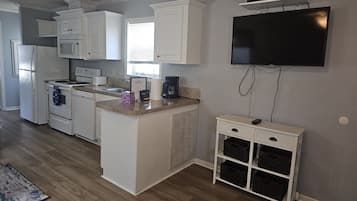 Micro-ondes, four, plaque de cuisson, lave-vaisselle