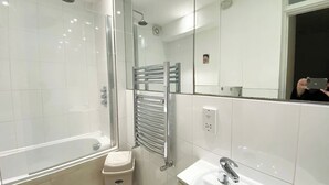Unclassified image, 4 of 8, button - Apt - Sleeps 3 - 10min Walk Paddington/hyde Park (London)
