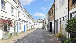 Unclassified image, 5 of 15, button - Charming Hyde Park Mews House - 4 Guests (London)