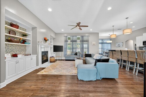 NEW! Floridays Manor 4-Bedroom Home - Handicap accessible - Pets Allowed