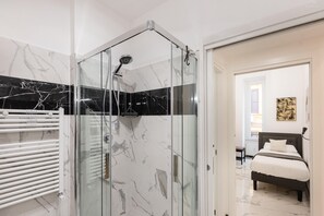Apartment | Bathroom